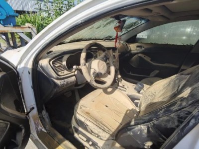 15年起亚起亚K5中型车