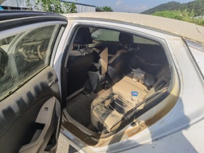 15年起亚起亚K5中型车
