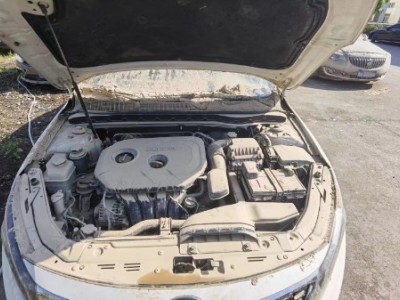 15年起亚起亚K5中型车