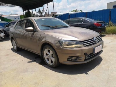 15年大众宝来小型车