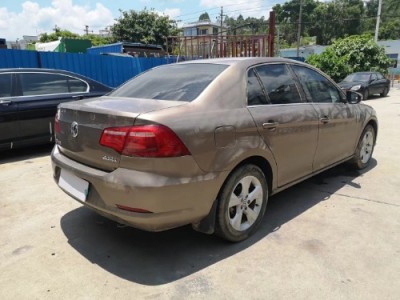 15年大众宝来小型车