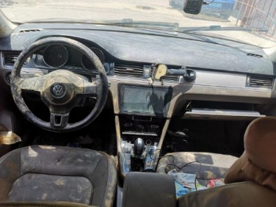 15年大众宝来小型车