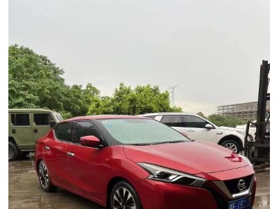 18年日产蓝鸟小型车