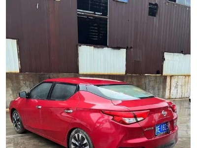 18年日产蓝鸟小型车