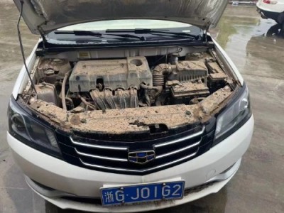 15年吉利帝豪中型车
