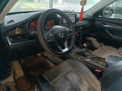 年汉腾汉腾V7中型车