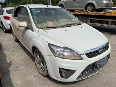 13年福特福克斯小型车