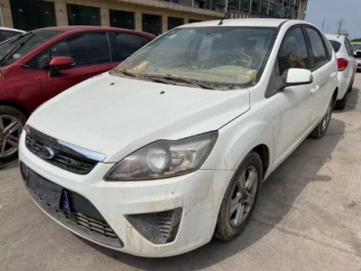13年福特福克斯小型车