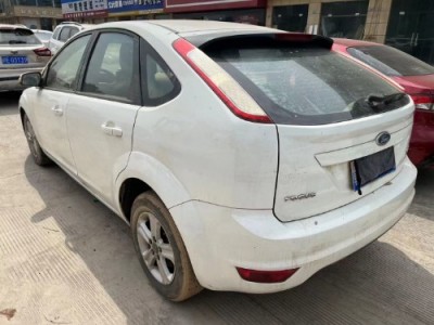 13年福特福克斯小型车