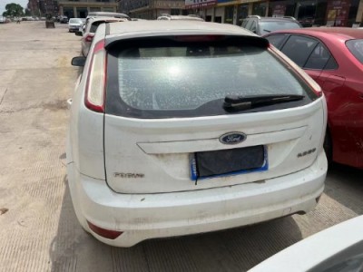 13年福特福克斯小型车