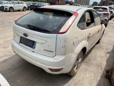 13年福特福克斯小型车