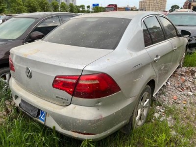 13年大众宝来小型车