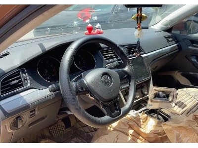 16年大众凌渡小型车