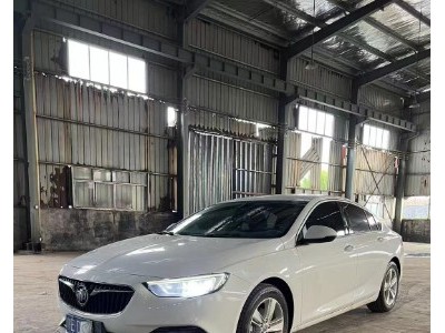 20年别克君威小型车