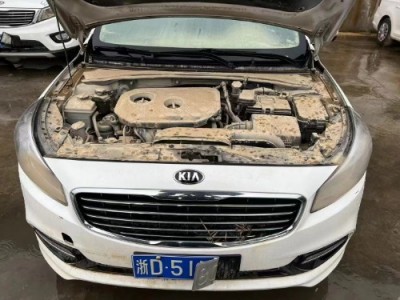 14年起亚起亚K3小型车