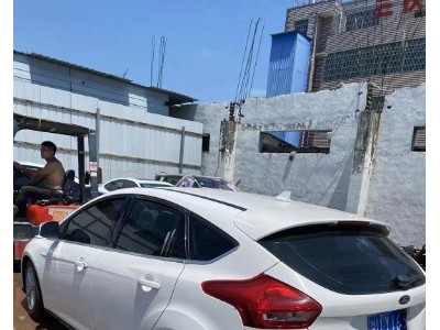 19年福特福克斯中型车