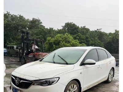 18年别克英朗小型车