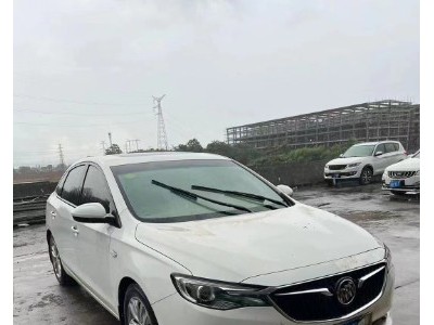18年别克英朗小型车