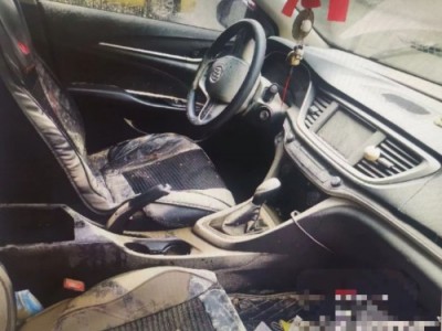 21年别克英朗小型车