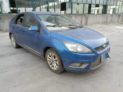 16年福特福克斯小型车