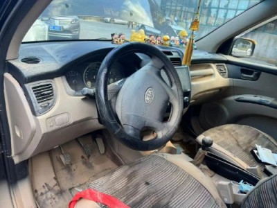 12年起亚狮跑SUV