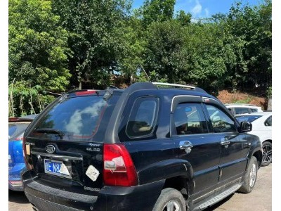 12年起亚狮跑SUV