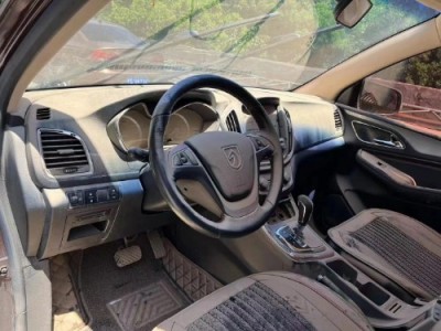 16年宝骏宝骏560中型车