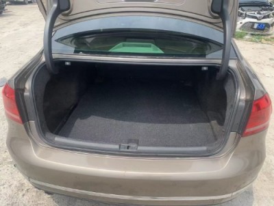 14年大众帕萨特中型车