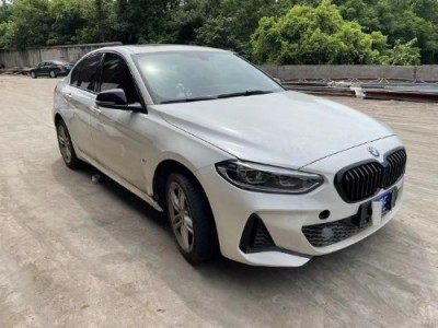 22年宝马宝马1系小型车