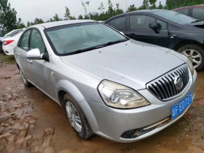 13年别克凯越小型车