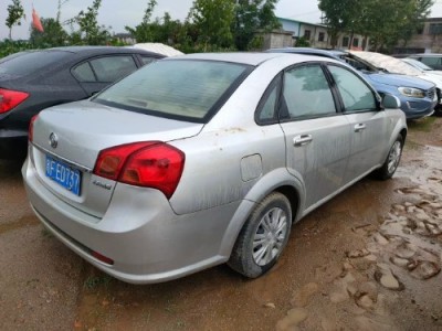 13年别克凯越小型车