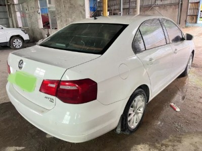 16年大众捷达小型车