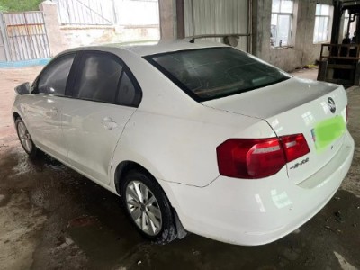 16年大众捷达小型车