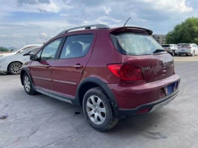 13年标致标致307小型车