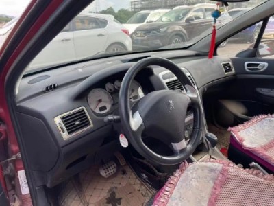 13年标致标致307小型车