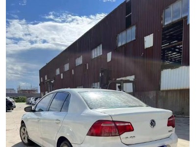 14年大众宝来中型车