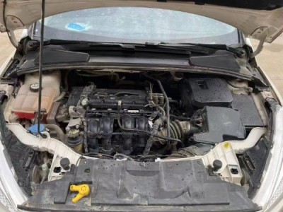 17年福特福克斯小型车