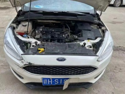 17年福特福克斯小型车