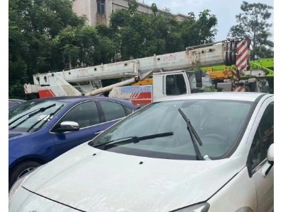 16年标致标致308小型车