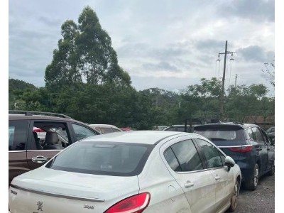 16年标致标致308小型车