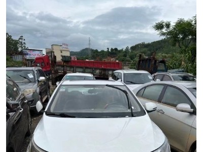 15年起亚起亚K2中型车