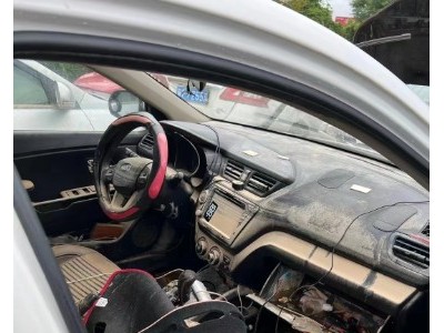 15年起亚起亚K2中型车