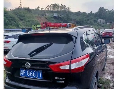 18年日产逍客中型车