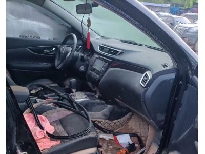 18年日产逍客中型车