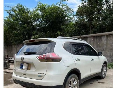 14年日产奇骏SUV