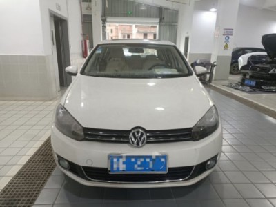 12年大众高尔夫小型车