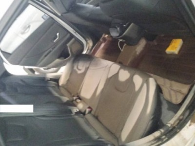 20年现代伊兰特小型车
