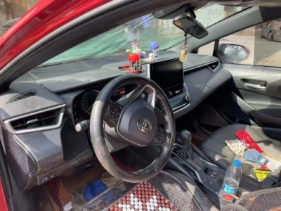19年丰田雷凌中型车