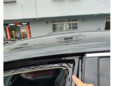 17年丰田皇冠中型车