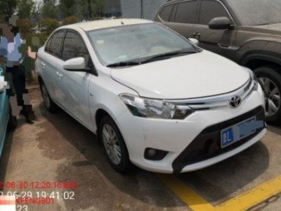 15年丰田威驰小型车